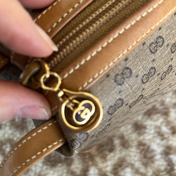 Gucci Accessory pouch or wristlet in excellent condition - Picture 4 of 8